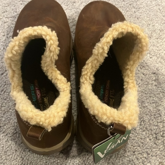 NWT- Skechers Air-Cooled Memory Foam Relaxed Fit Slip On Shoes - Picture 2 of 11